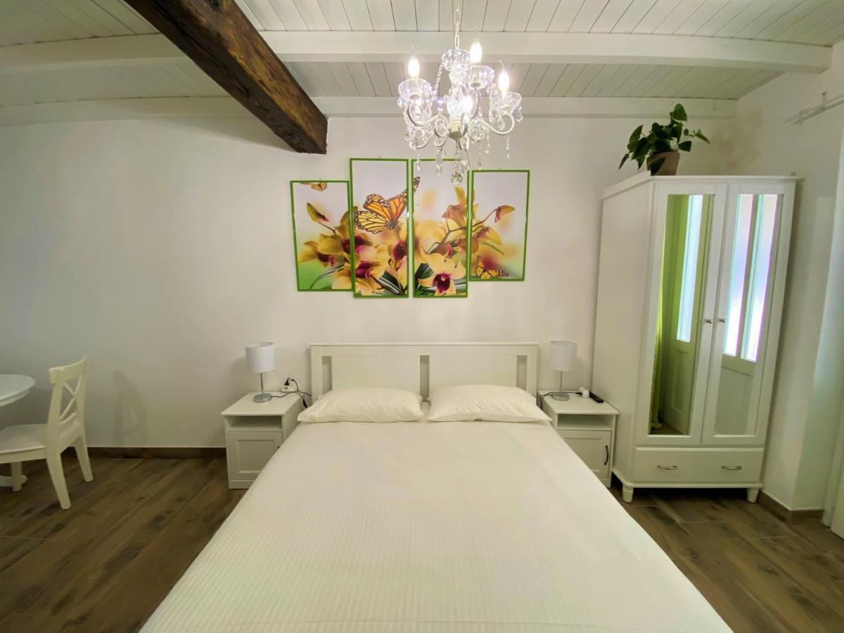 Nicolaus Apartment เซสโต คาเลนดิ ภายนอก รูปภาพ